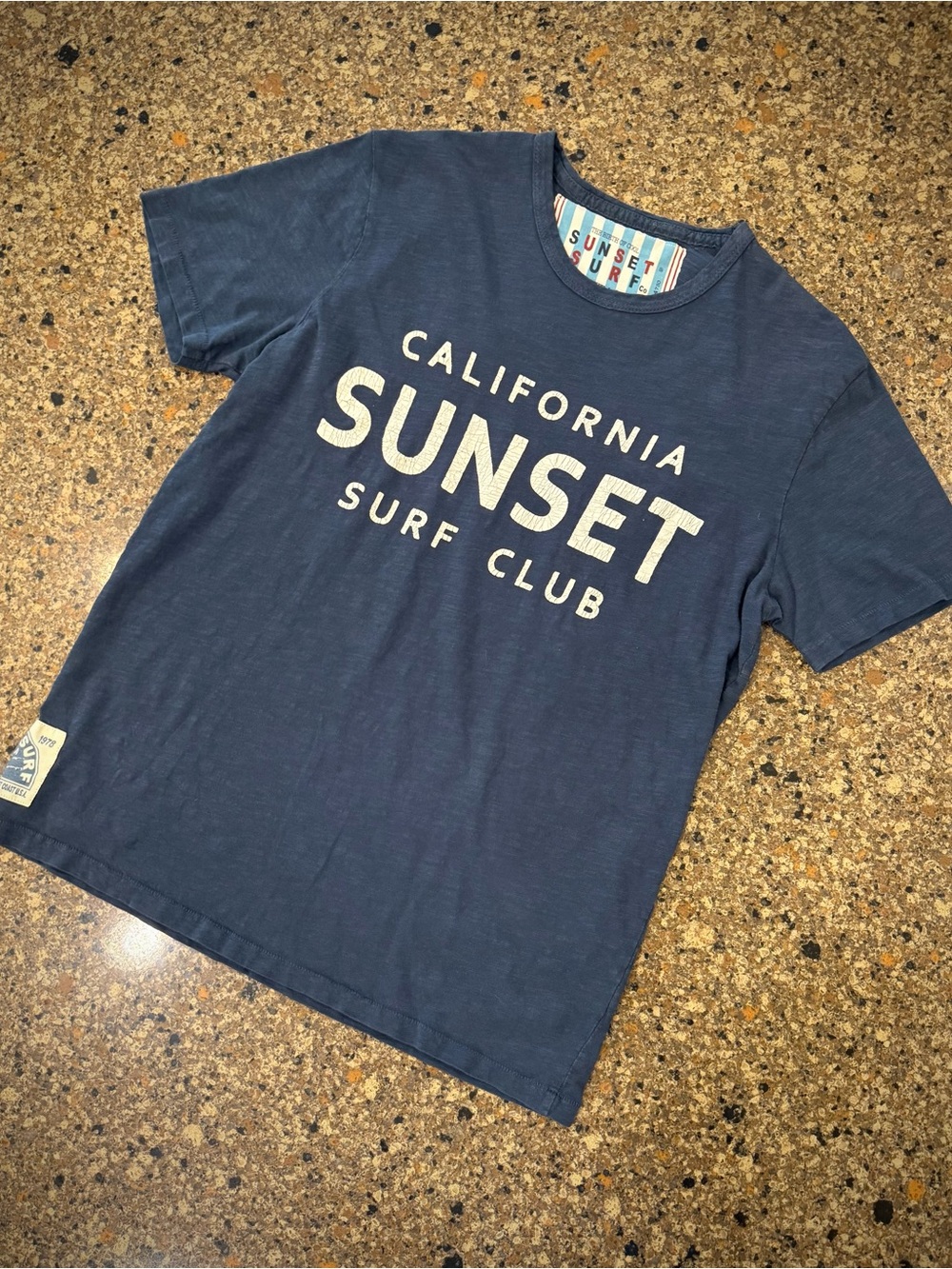 Johnson Motors / Sunset Surf “Sunset Surf Club” vintage slub tee. EUC